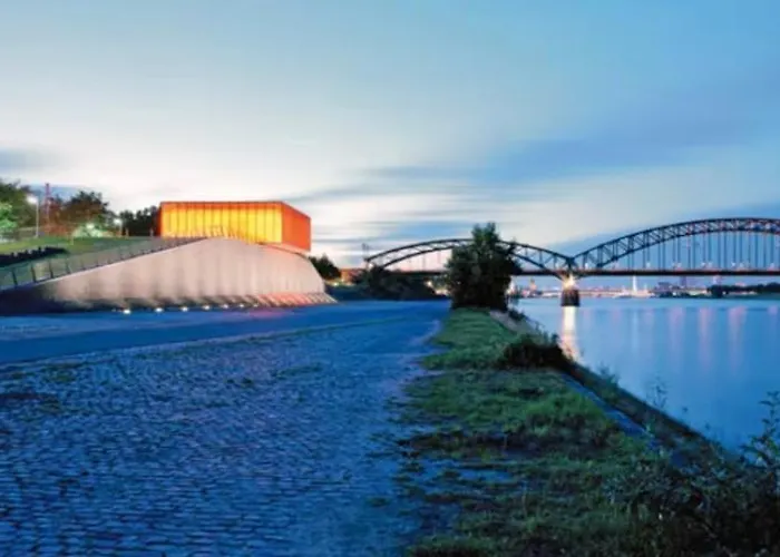 Im Koelner Sueden Lägenhet